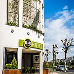 Centre 3 Etoiles Hotel 3*