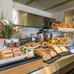 Centre 3 Etoiles Hotel 3*