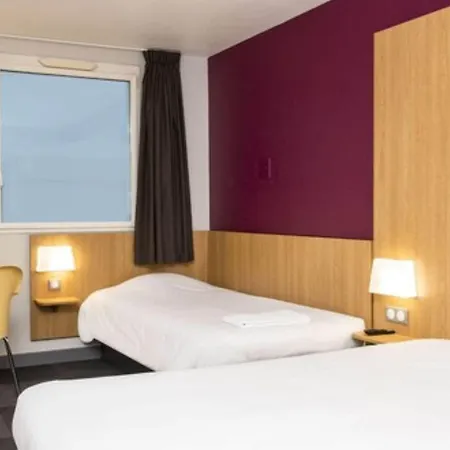 Hotel La Rochelle Centre 2*