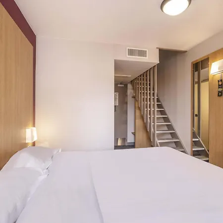 拉罗谢尔中心b&b酒店 酒店 2*