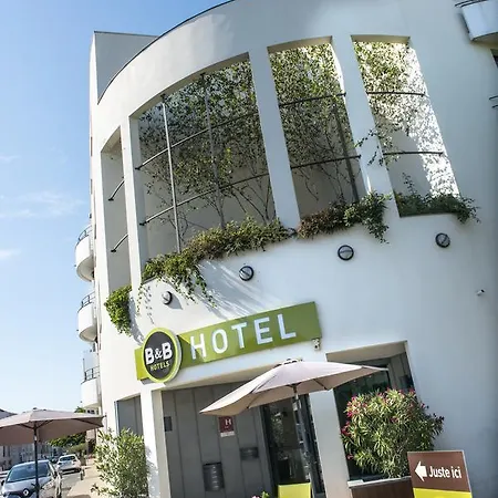 Hotel La Rochelle Centre 2*