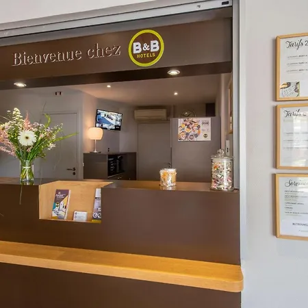 拉罗谢尔中心b&b酒店 2*