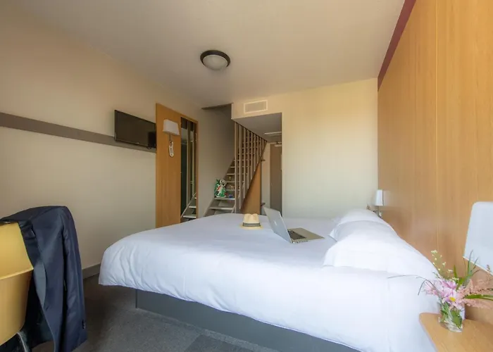 Centre 2* 拉罗歇尔